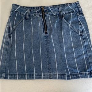 Dark wash with light stripes denim skirt